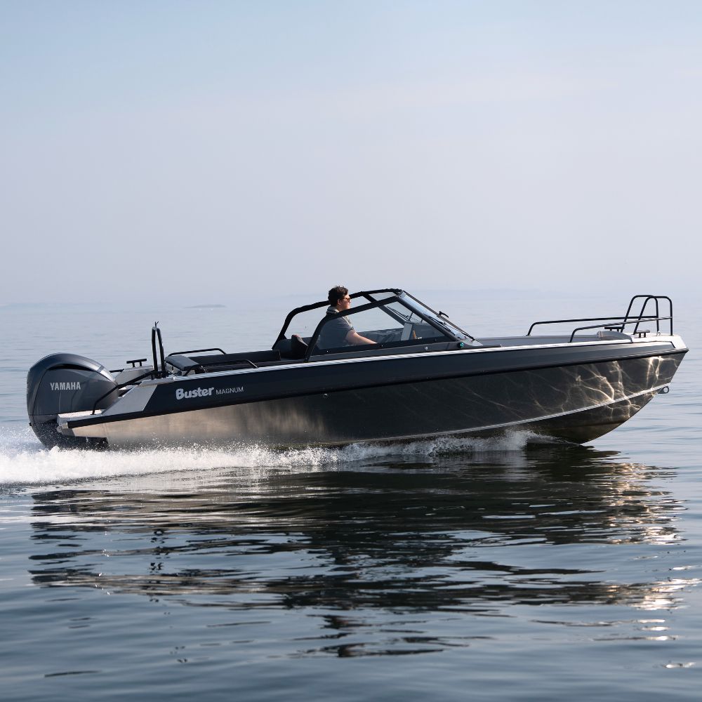 Buster Magnum Platinum Boats